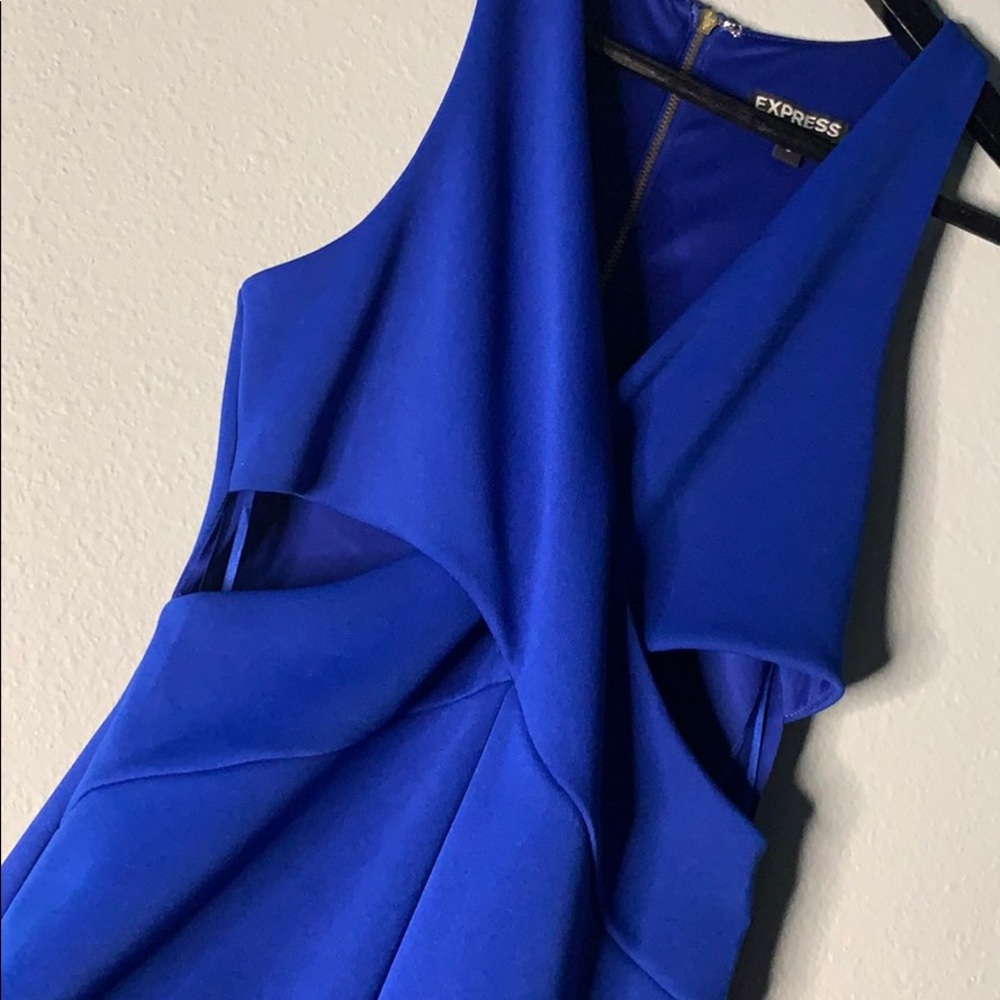 Express Dress! - Picture 3 of 4